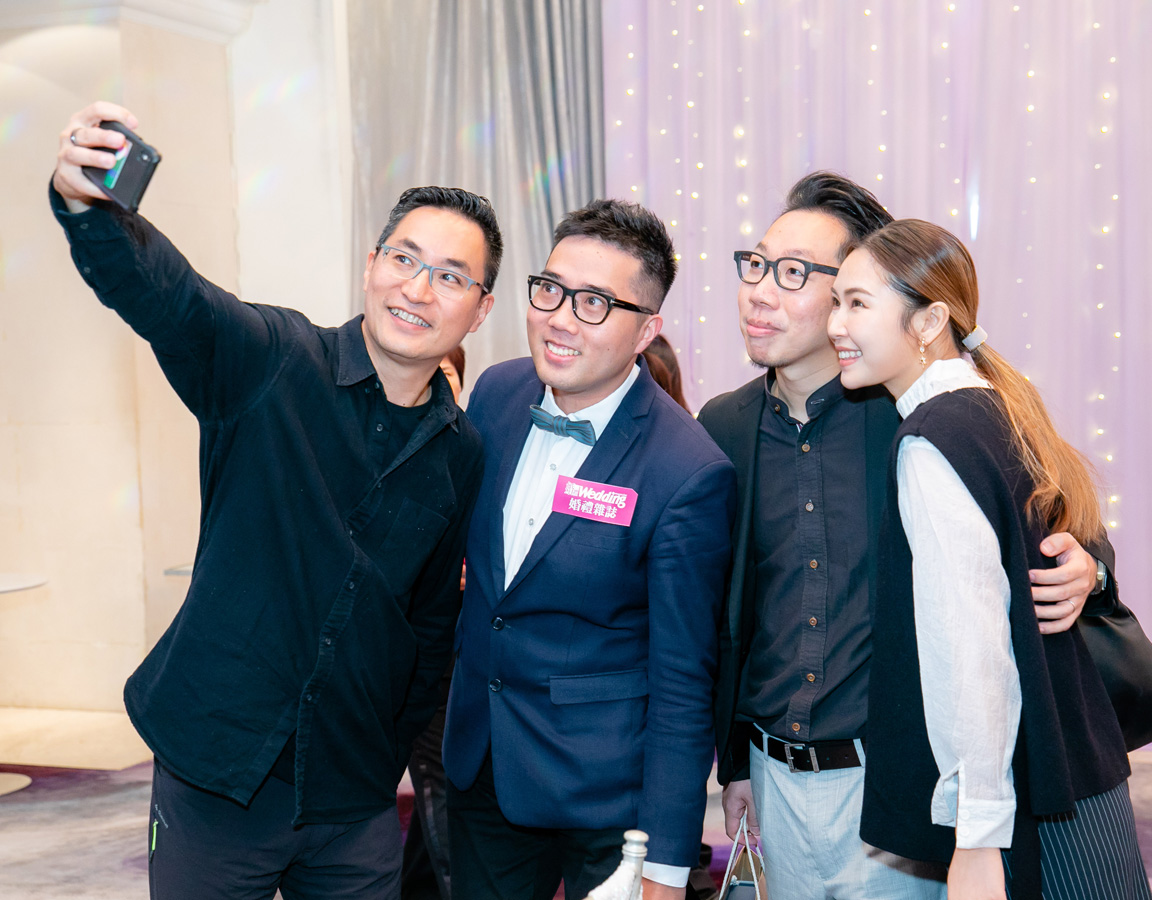 攝影師Lawrence Tsang (左一)、婚禮司儀Tim Lau (左二)、攝影師Ivan Wong (右二) 和化妝師Riko Yeung