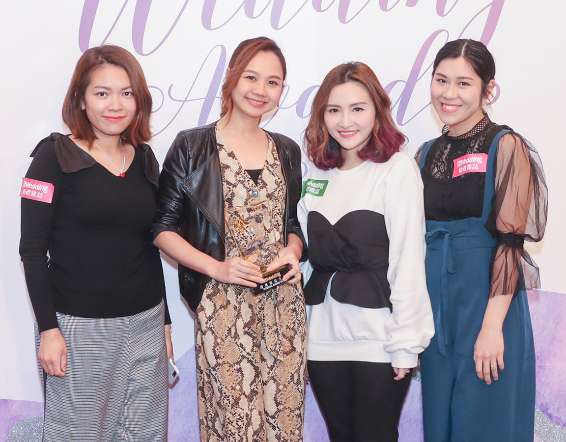 Joan Makeup 的化妝師Joan Cheung (左二) 與其團隊分享得獎喜悅